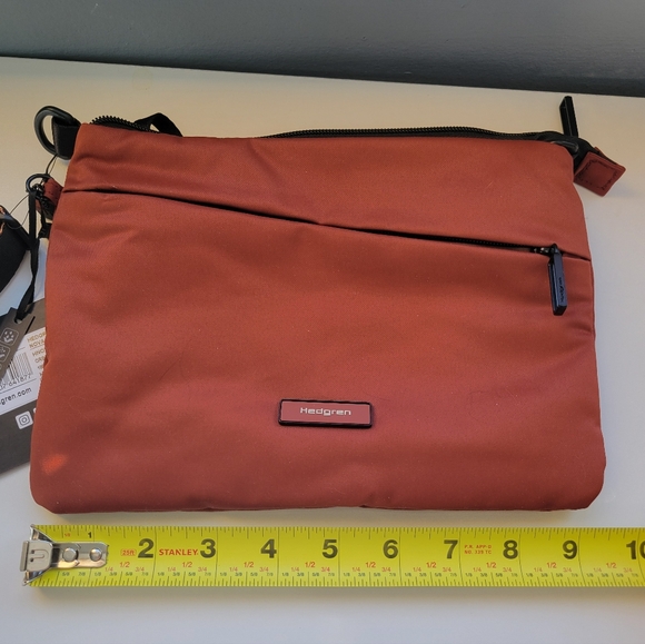 NEW HEDGREN orbit flat crossbody in cherry mahogany - Picture 9 of 12